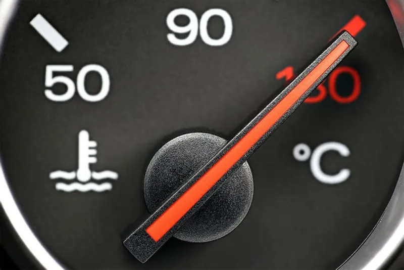 8 أسباب لارتفاع درجة حرارة محرك السيارة..تعرف عليها