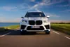 أسطول سيارات BMW iX5 Hydrogen التجريبي يصل إلى الشرق الأوسط