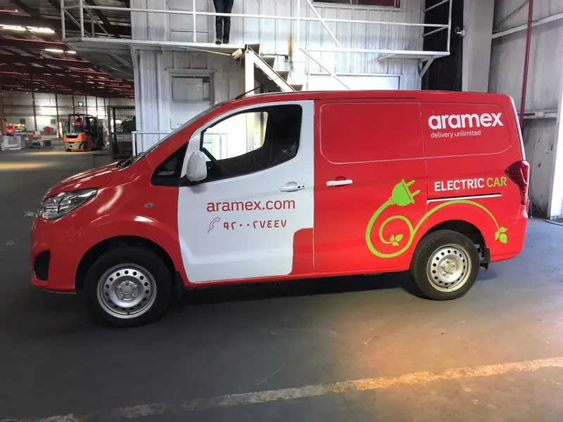 الشركة الأولى المتقدمة تتعاون مع ارامكس لتقديم مركبة كهربائية بالكامل لتوصيل الطرود