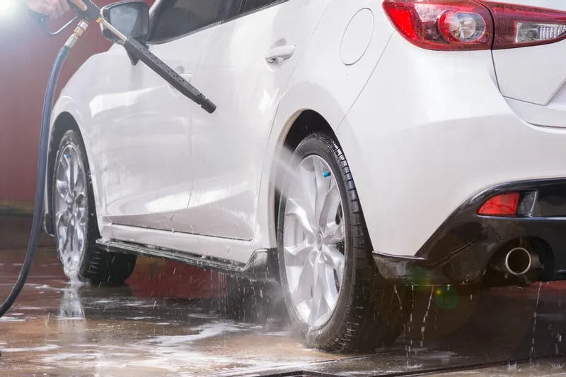 غسل سيارتك في هذا الوقت قد يكون خطر على حياتك..تعرف على السبب!
