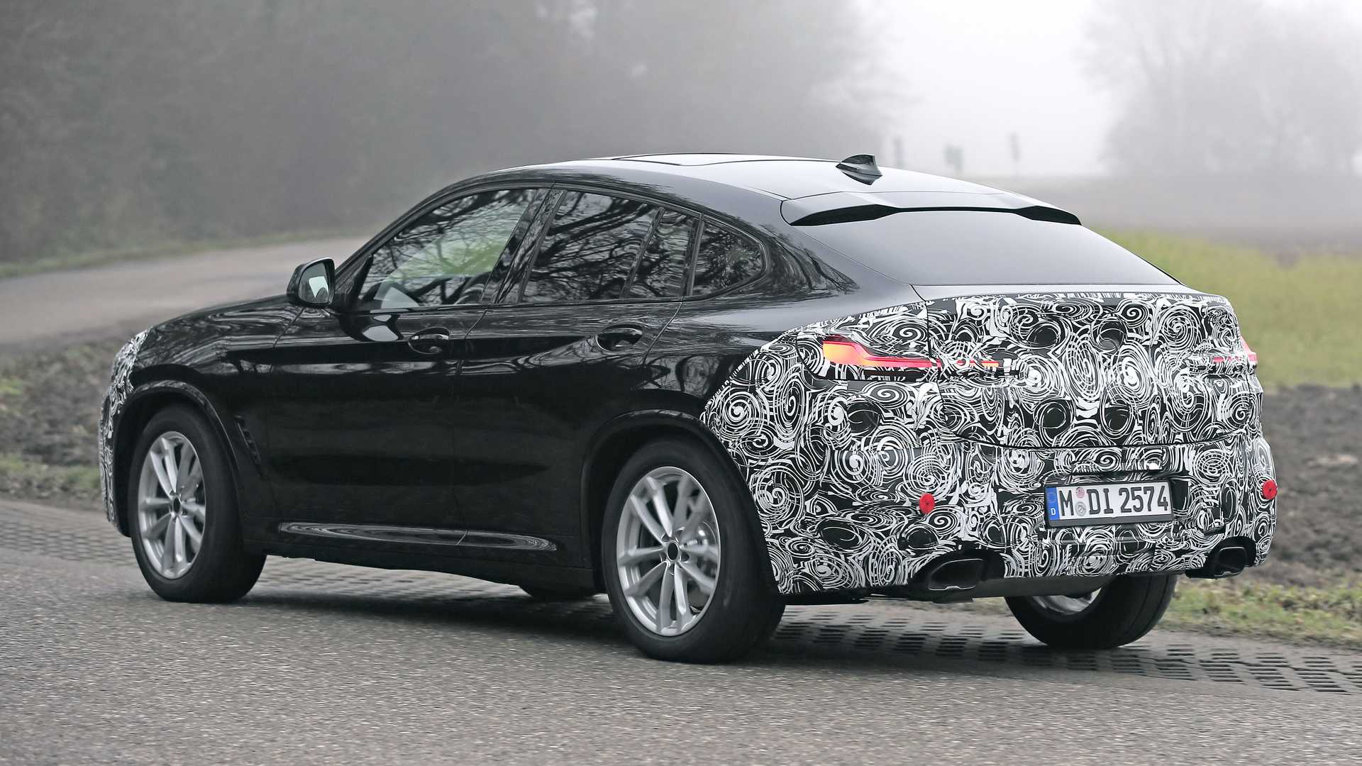 face-lifted-bmw-x4-spied-during-testing (1).jpg