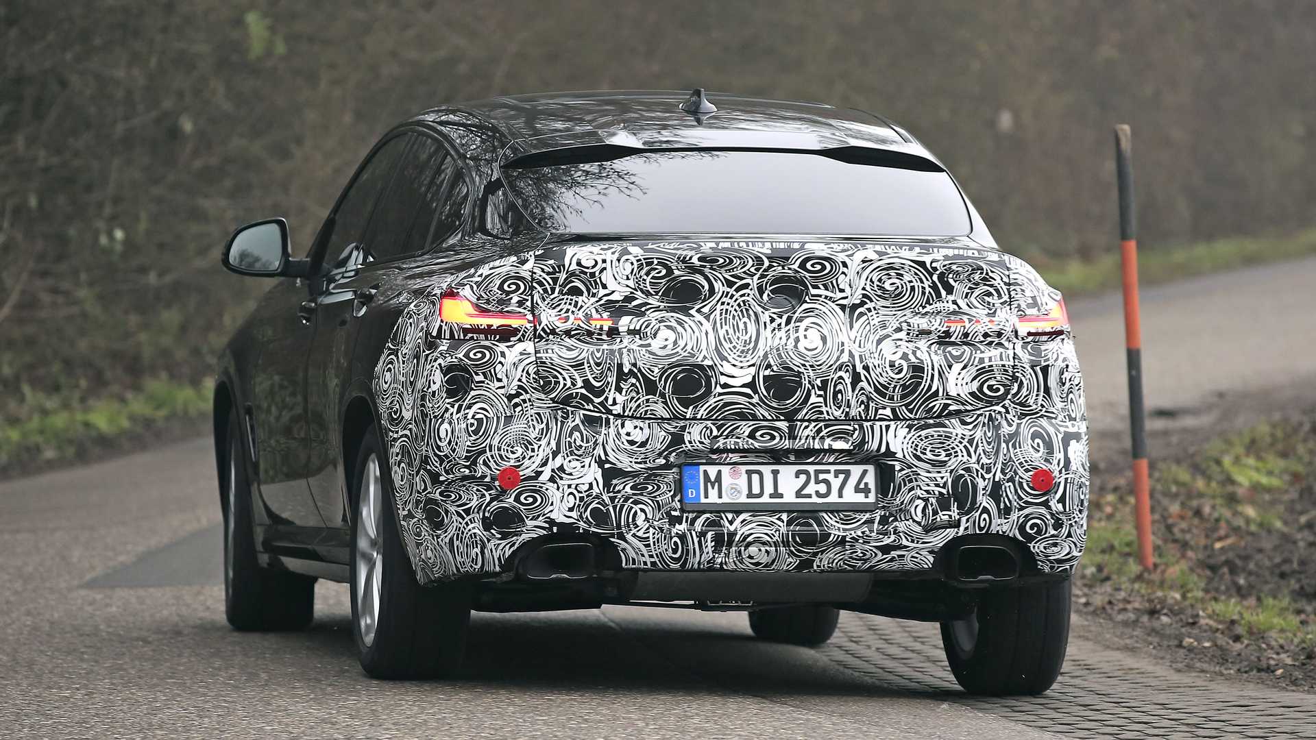 face-lifted-bmw-x4-spied-during-testing.jpg