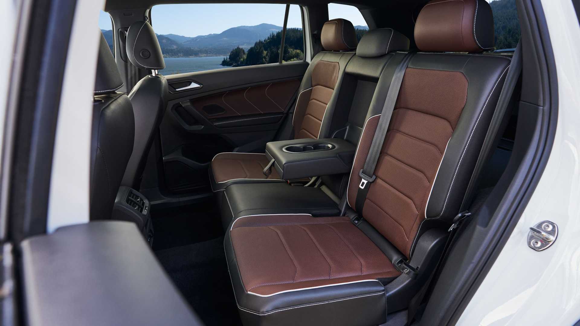2022-volkswagen-tiguan-interior (3).jpg