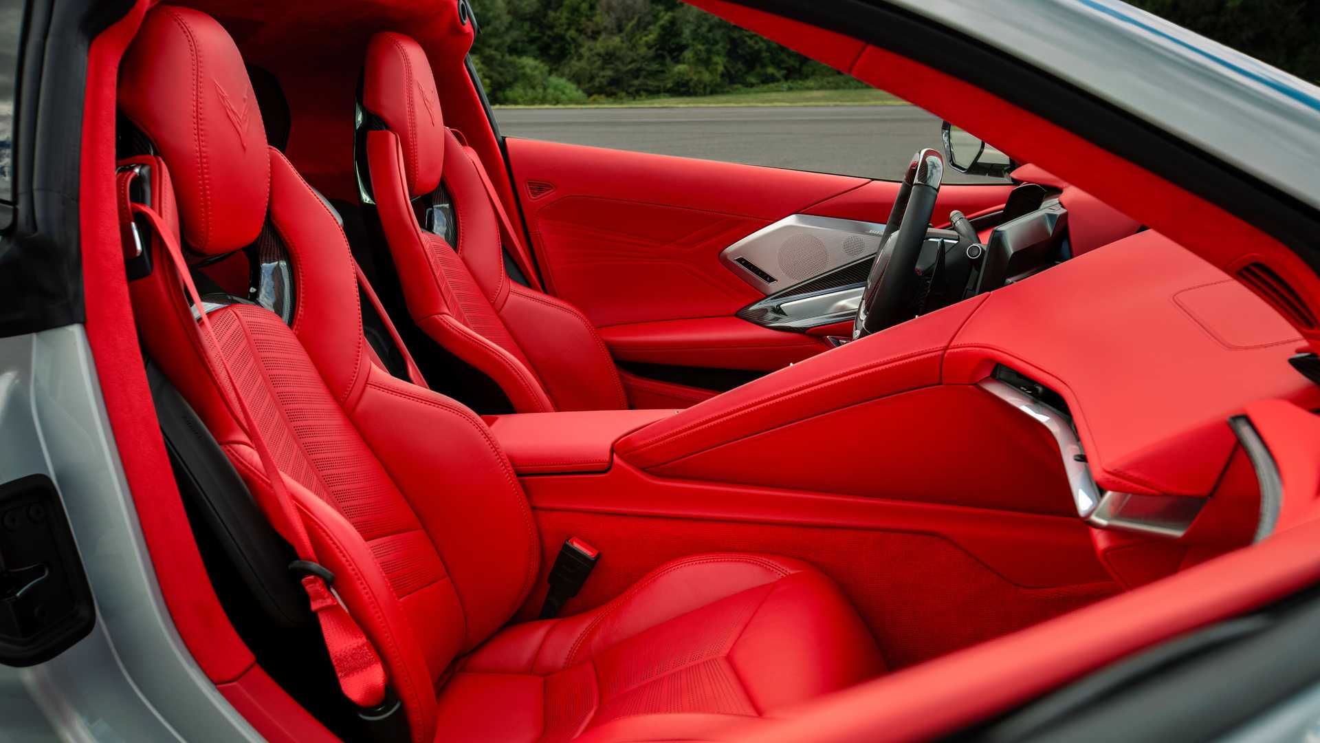 2023-chevrolet-corvette-z06-red-interior.jpg