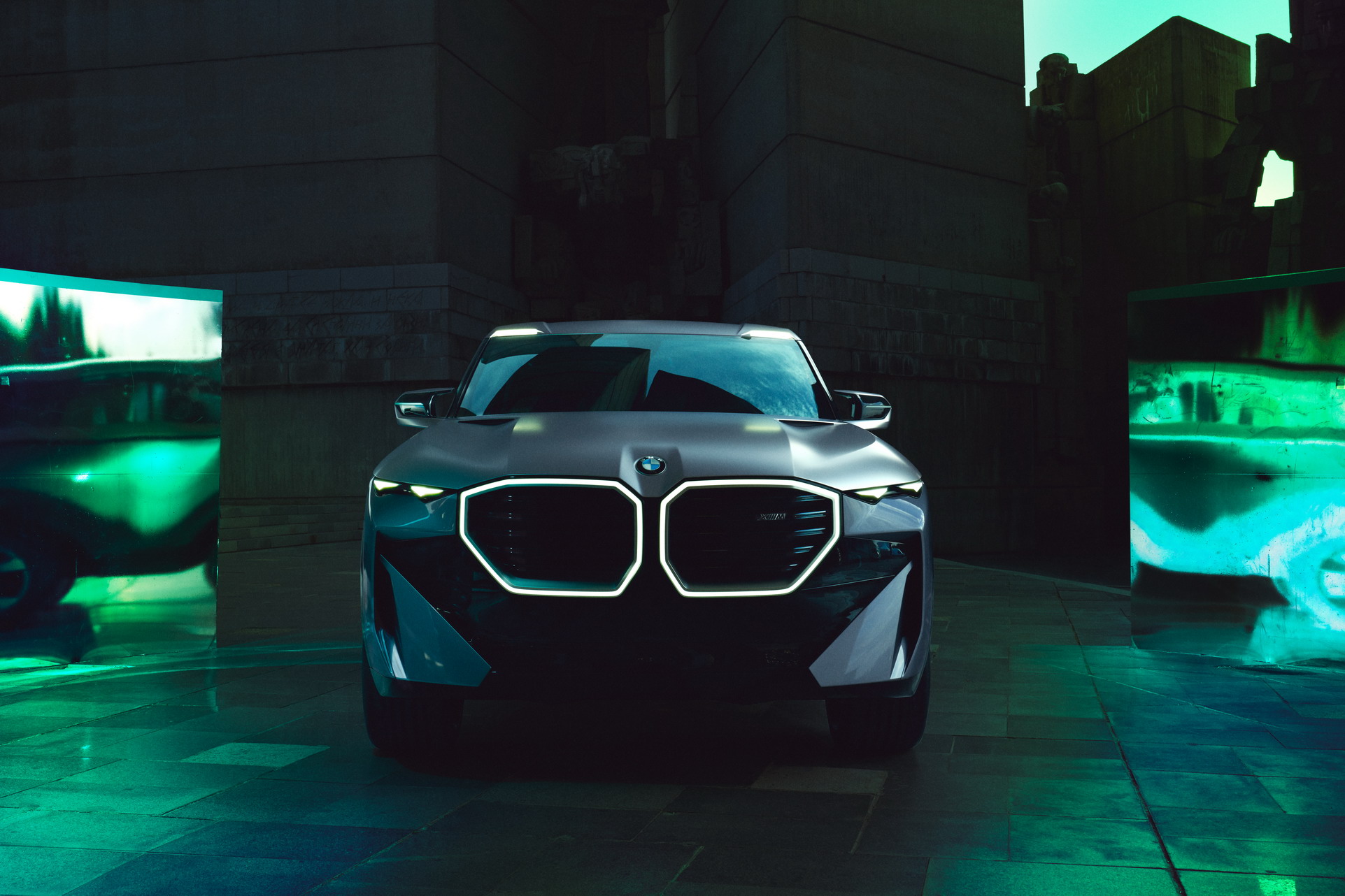 BMW-XM-Concept-1-1.jpg