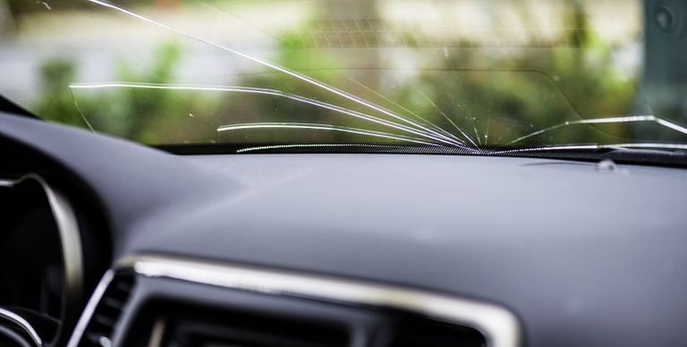 143-111248-5-long-lasting-car-windshield-maintenance-tips-3.jpeg