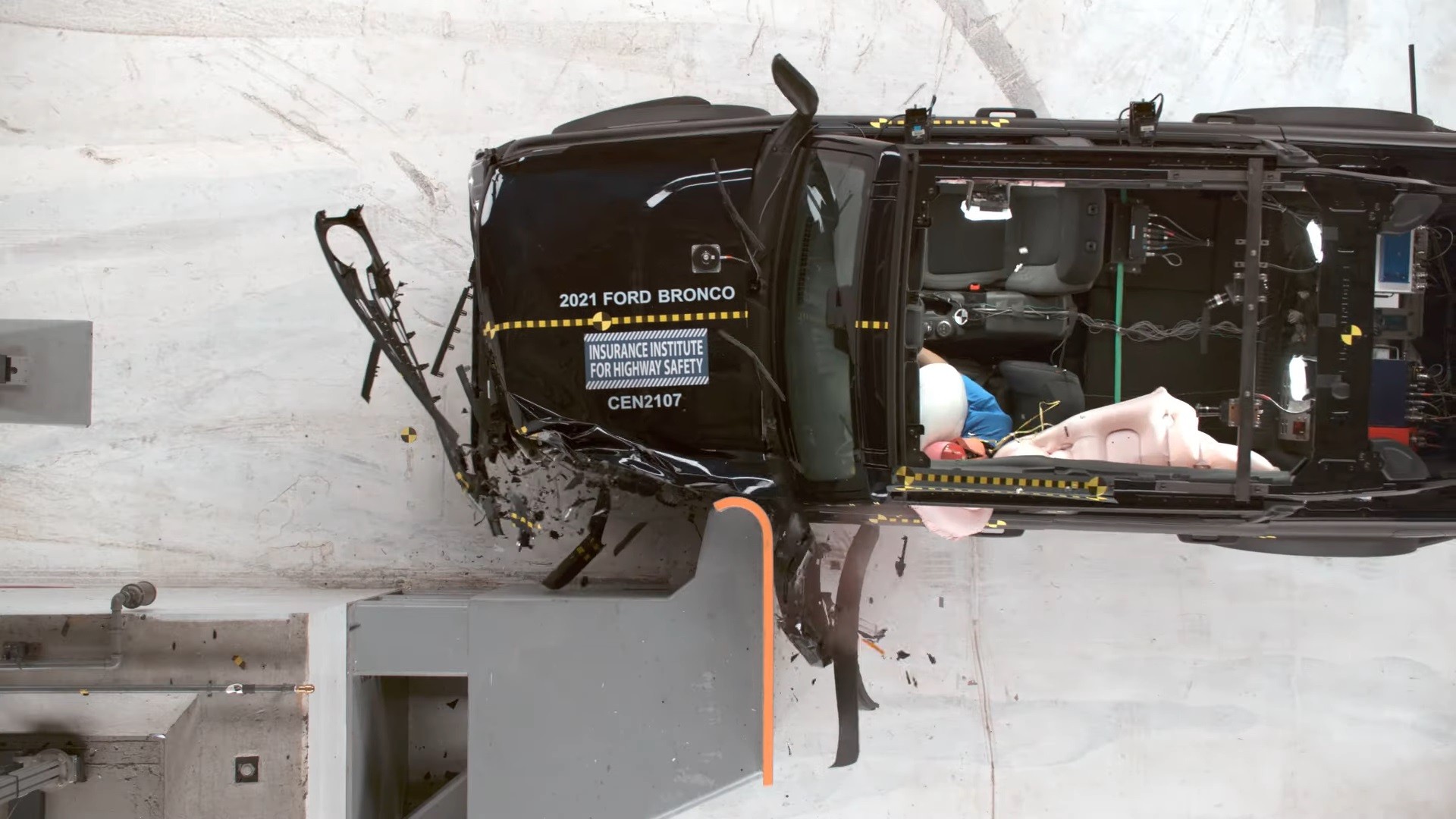 2021-ford-bronco-crash-test-reveals-acceptable-performance-for-head-restraints-and-seats_4.jpg