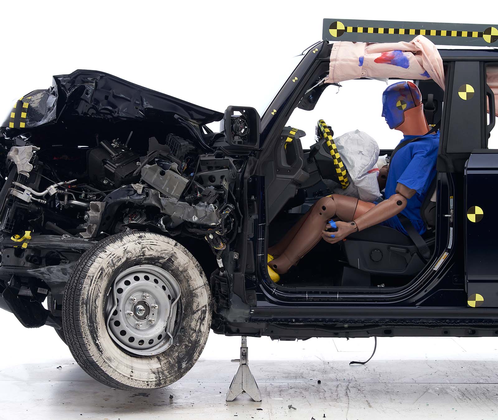 2021-ford-bronco-crash-test-reveals-acceptable-performance-for-head-restraints-and-seats_8.jpg