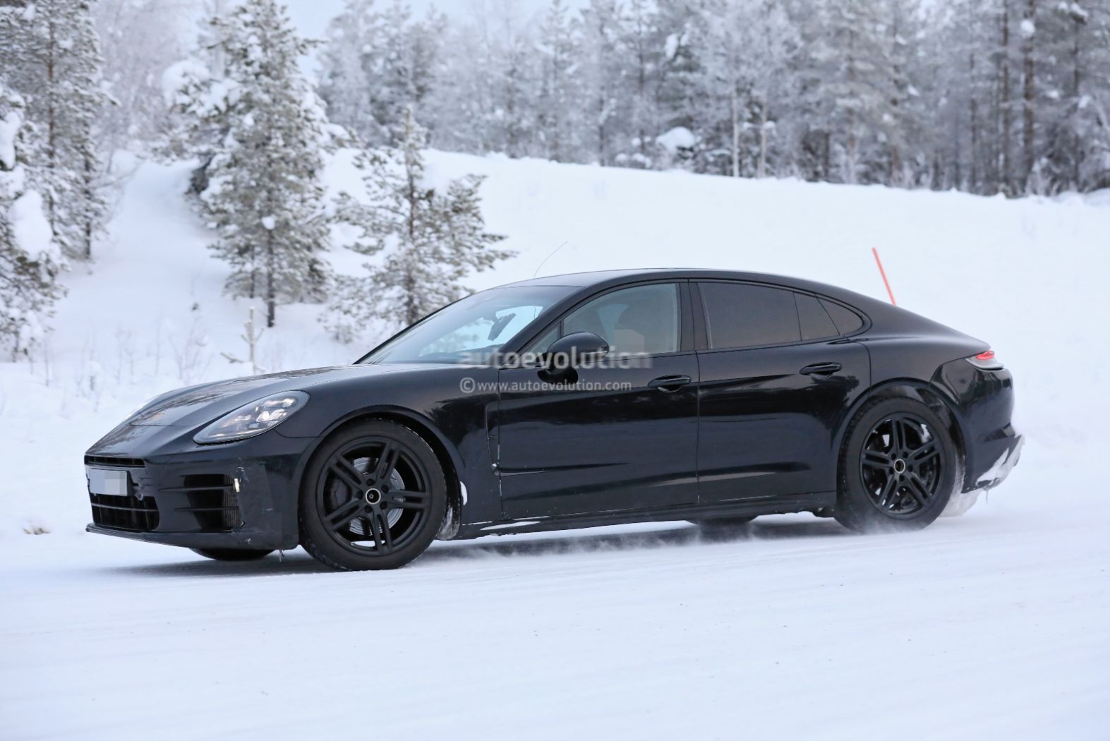 porsche-facelifts-the-panamera-again-for-2023-ahead-of-full-switch-to-electric_5.jpg