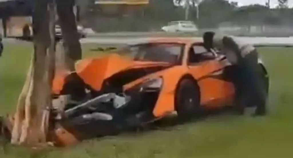 McLaren-600LT-Crash-1-1024x555.jpg
