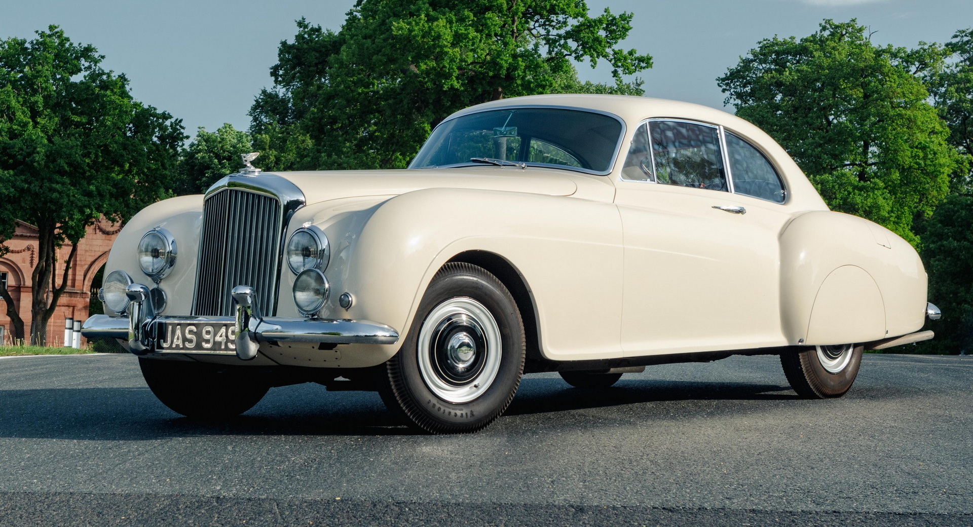 1953-Bentley-R-Type-Continental-2.jpg