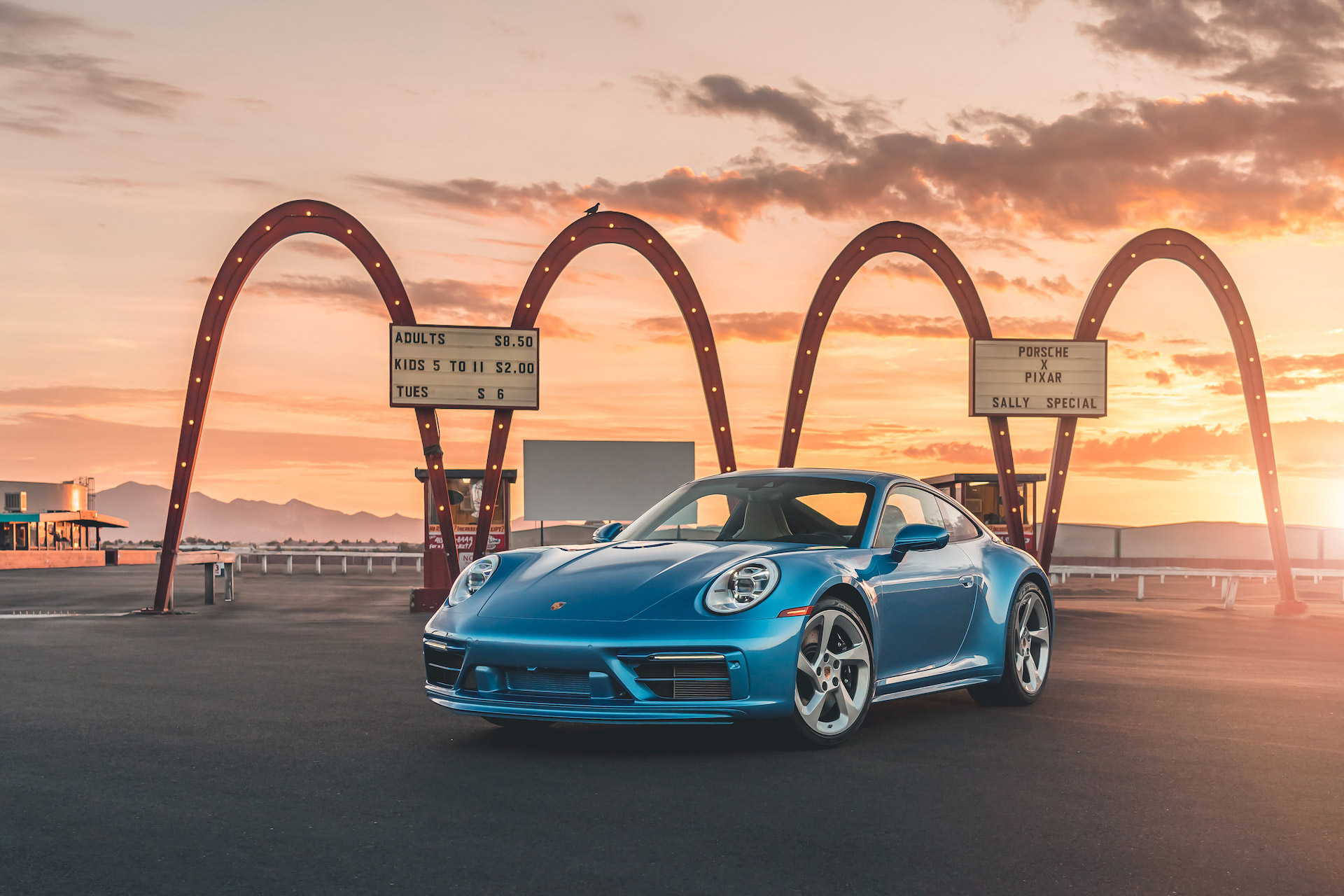 2022-Porsche-911-Sally-Special-Pixar-Cars-00030.jpg