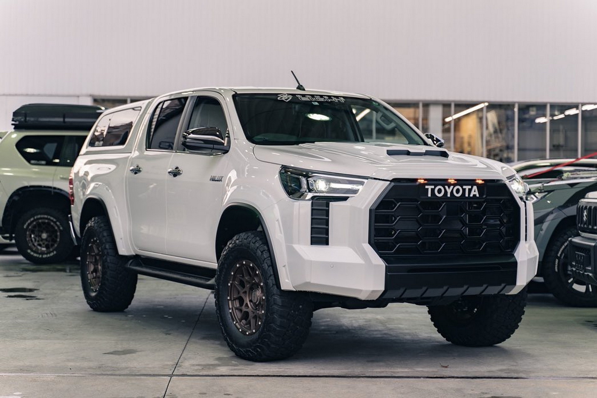 GMG-88-Toyota-Hilux-With-Tundra-Face-12.jpg