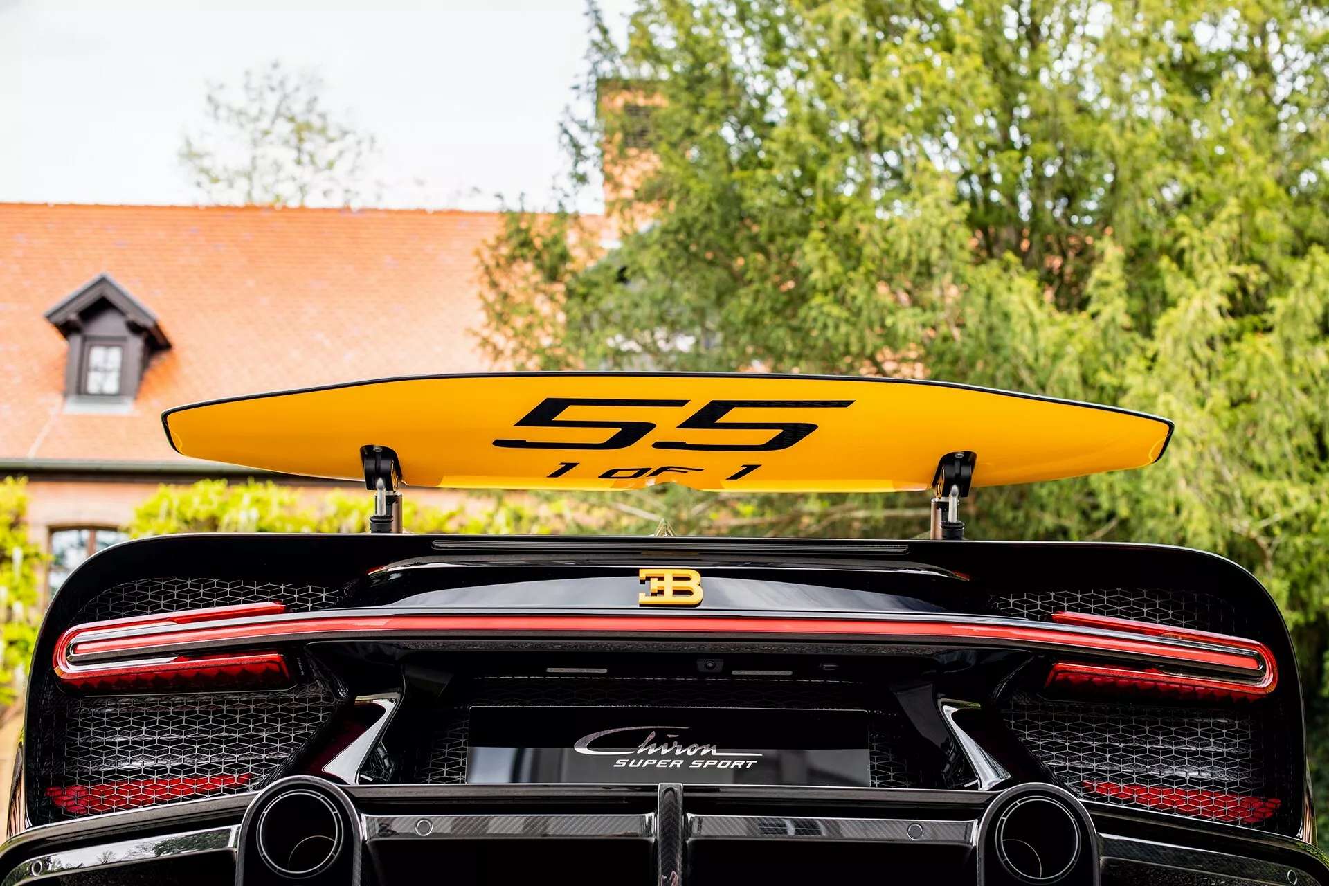 Bugatti-Chiron-Super-Sport-55-1-of-1-523-7_3_BulkResizer.com.jpeg