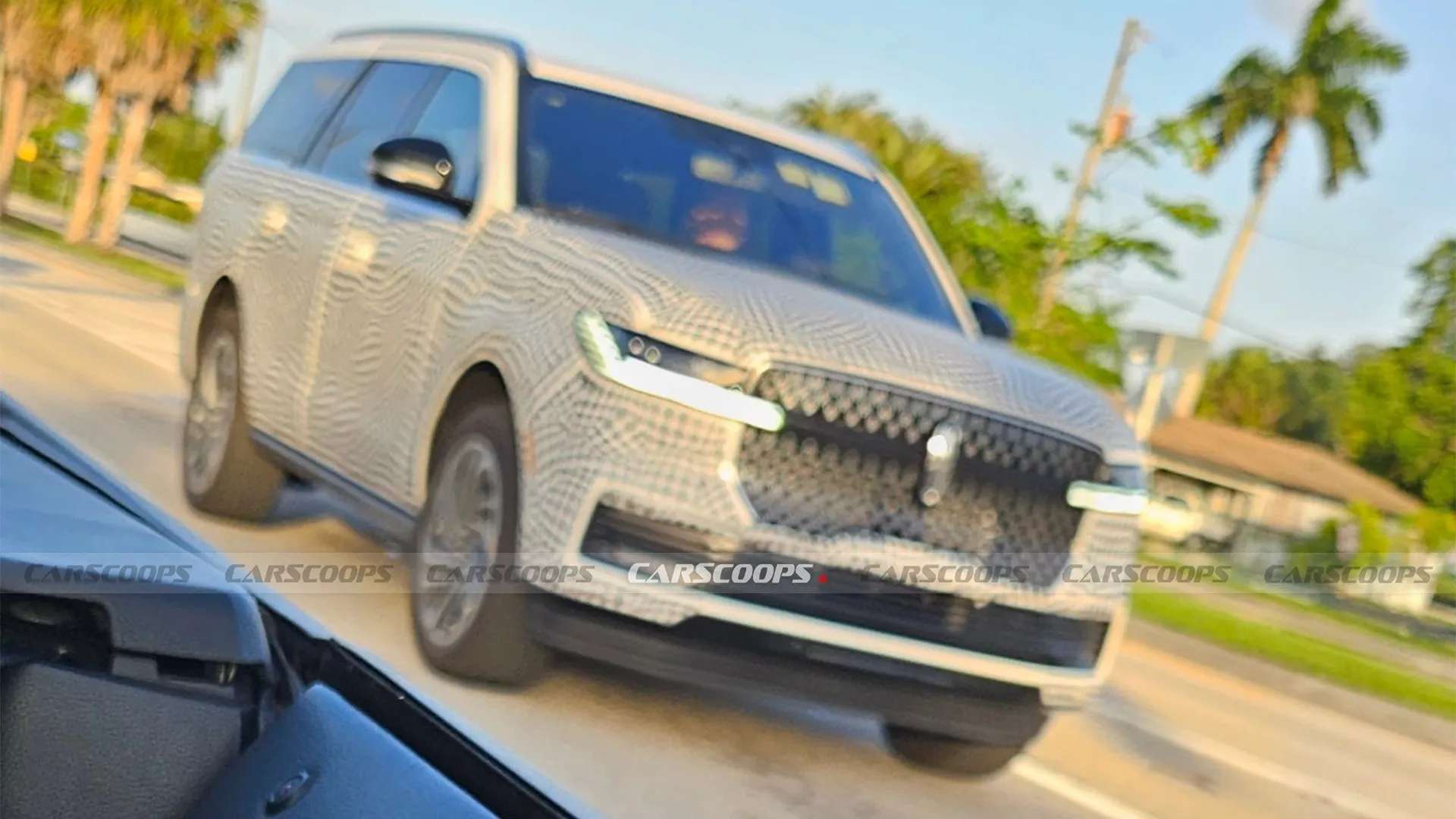 2025-Lincoln-Navigator-2_2_BulkResizer.com.jpeg